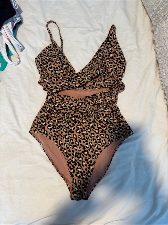 aerie Other - aerie Leopard Print Cutout One-Piece Swimsuit - Tan & Black